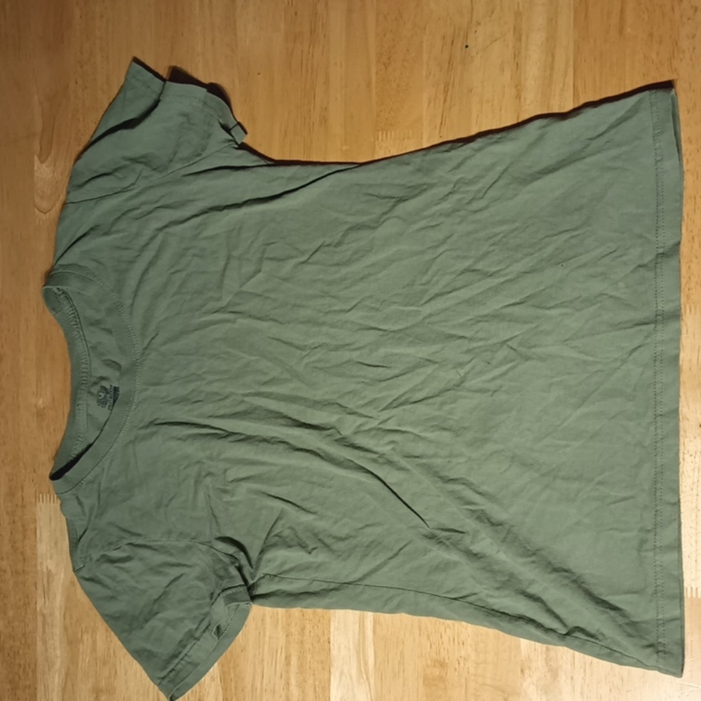 green t shirt size m